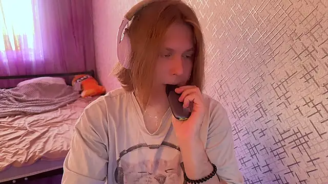 Snapshot of Hirtay chatting on 06-12-26, 05:00 Hirtay online show from 06-12-26, 05:00