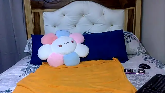 creamyamber online show from 02-17-26, 01:14