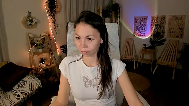 TrasyMorris online show from 05-14-26, 06:54