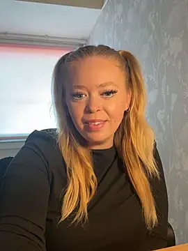 Heyitskaylaxo online show from 05-12-26, 09:26