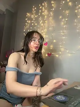 Meow Mia online show from 06-10-26, 03:13