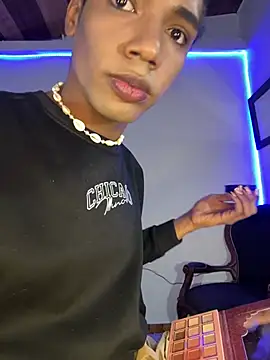 violeta E  online show from 06-10-26, 05:08
