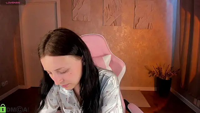 Tracey Gill online show from 06-16-26, 09:09
