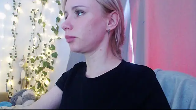 MiaKayden online show from 05-14-26, 11:51