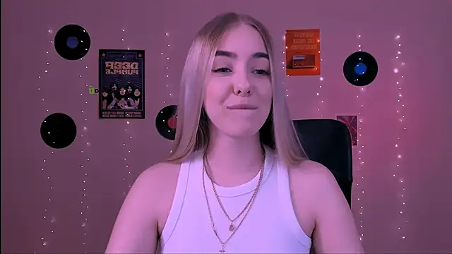 Snapshot of viola_sweet_1 chatting on 05-29-26, 08:42 viola sweet 1 online show from 05-29-26, 08:42