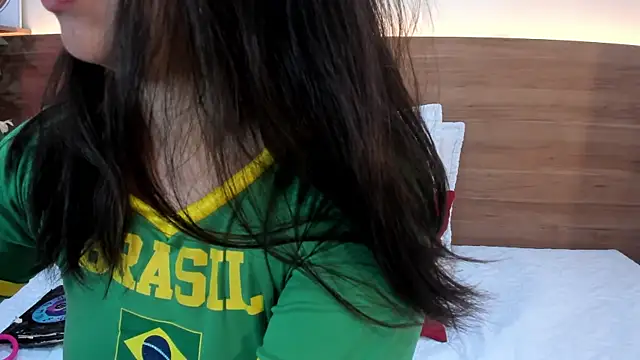 thamiina   online show from 06-12-26, 11:41