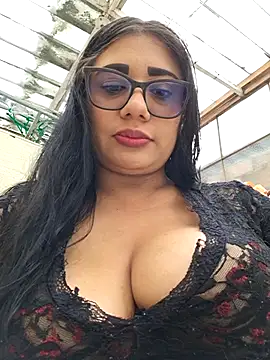 Snapshot of Amina--789 chatting on 07-02-26, 03:18 Amina--789 online show from 07-02-26, 03:18