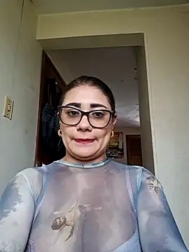 Snapshot of Amina--789 chatting on 06-24-26, 07:11 Amina--789 online show from 06-24-26, 07:11
