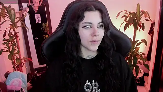 MissCharlottte 18 online show from 06-12-26, 04:43
