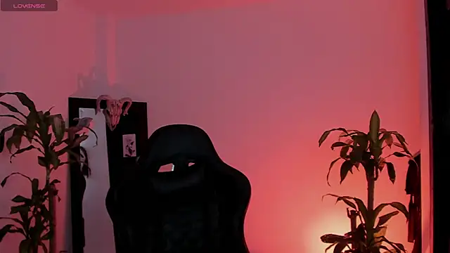 MissCharlottte 18 online show from 06-19-26, 04:07