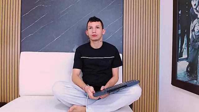 Isak Berekoa online show from 06-30-26, 10:59