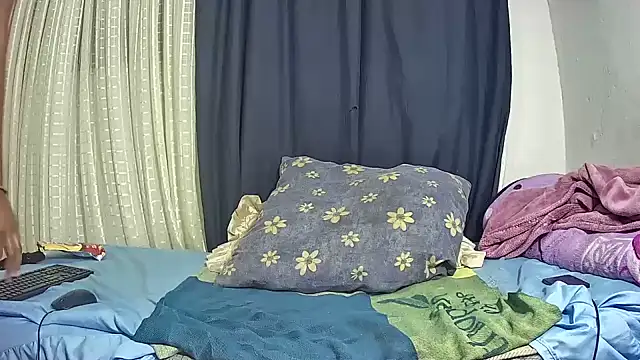 HottyBoobs5 online show from 06-08-26, 11:38