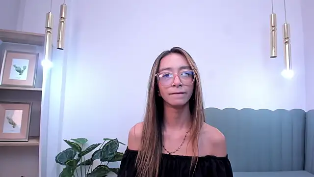 HannaCarttier  online show from 06-26-26, 12:11