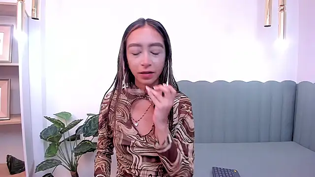HannaCarttier  online show from 06-30-26, 12:27