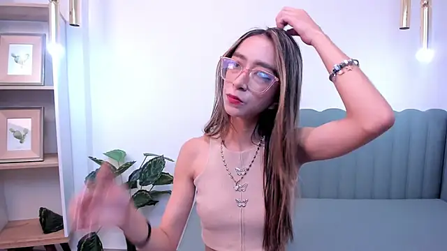HannaCarttier  online show from 06-27-26, 12:22