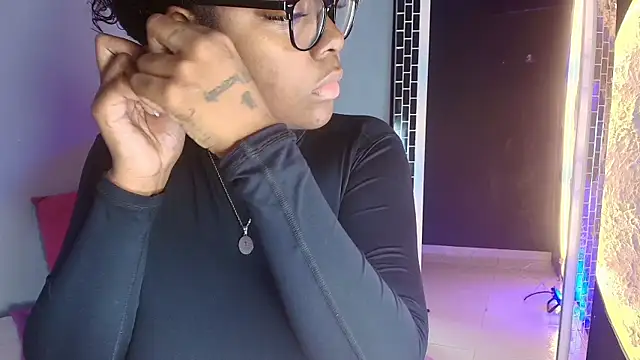 EbonyRose   online show from 06-11-26, 12:02