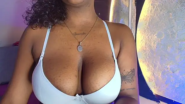 EbonyRose   online show from 06-10-26, 12:06