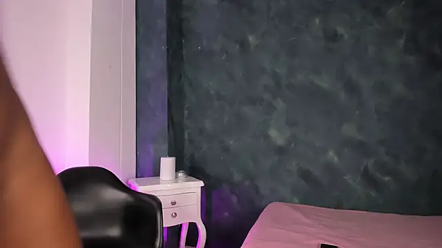 Snapshot of Beautyebony_ chatting on 05-14-26, 01:08 Beautyebony online show from 05-14-26, 01:08