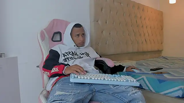 Supreme Badboy online show from 06-08-26, 02:56