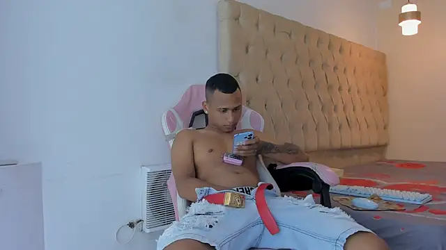 Supreme Badboy online show from 06-18-26, 04:44
