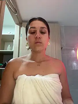 IsabelleMilan online show from 06-22-26, 01:00
