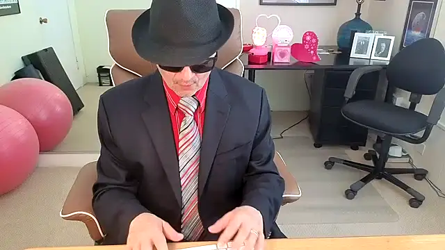 hotdadbod online show from 03-06-26, 09:43