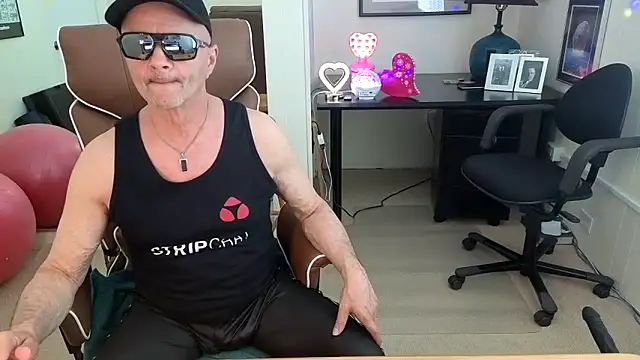 hotdadbod online show from 04-19-26, 09:39