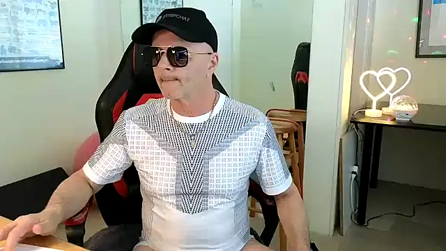 hotdadbod online show from 02-09-25, 09:39