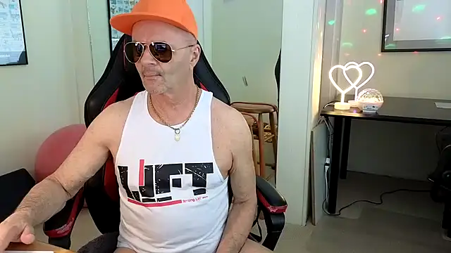 hotdadbod online show from 02-11-25, 09:35