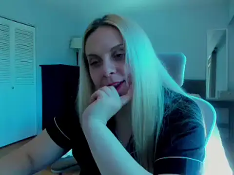 Laviora online show from 05-31-26, 11:38