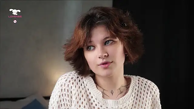 Snapshot of AlesiaPeasel chatting on 06-27-26, 12:22 AlesiaPeasel online show from 06-27-26, 12:22