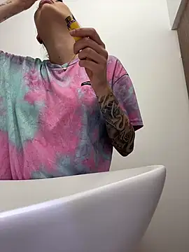 BabyyGirll  online show from 05-23-26, 04:11