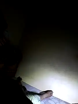 devilslove95 online show from 05-12-26, 06:47