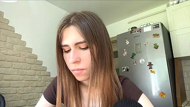 Snapshot of ZaraGuyette chatting on 05-16-26, 12:04 ZaraGuyette online show from 05-16-26, 12:04