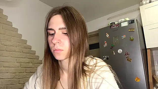 Snapshot of ZaraGuyette chatting on 05-18-26, 04:07 ZaraGuyette online show from 05-18-26, 04:07