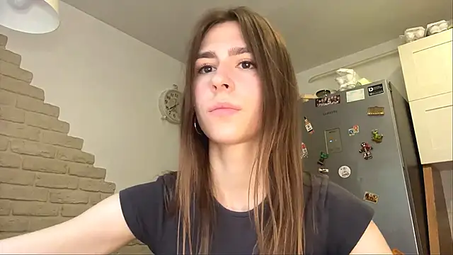 Snapshot of ZaraGuyette chatting on 06-19-26, 05:13 ZaraGuyette online show from 06-19-26, 05:13