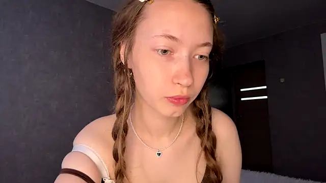 Emily Mur  online show from 06-23-26, 05:05