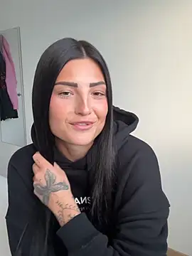 leaascorpioo online show from 05-18-26, 06:45