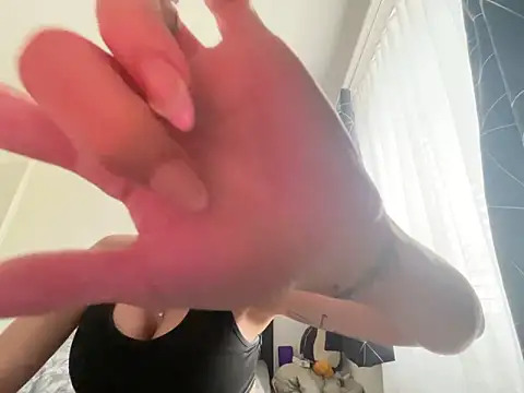 Hailey amour online show from 05-19-26, 01:29