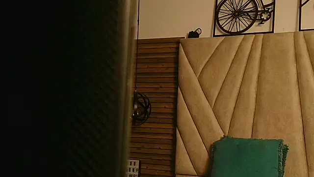 Snapshot of isabella_luxet chatting on 06-30-26, 12:27 isabella luxet online show from 06-30-26, 12:27