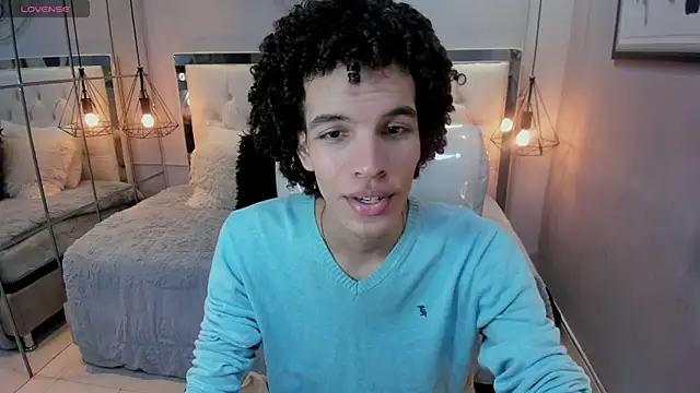 Snapshot of felix_haze chatting on 06-10-26, 05:14 felix haze online show from 06-10-26, 05:14