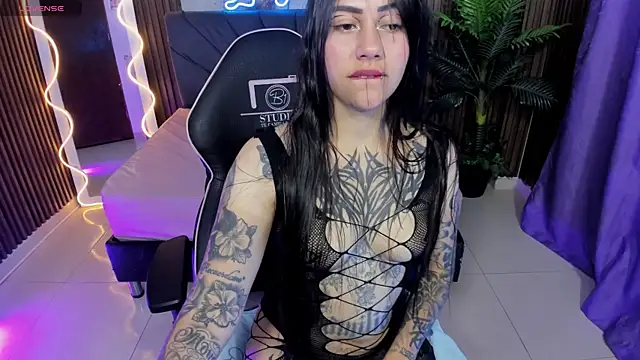 Snapshot of Kiara_tay chatting on 05-15-26, 03:59 Kiara tay online show from 05-15-26, 03:59