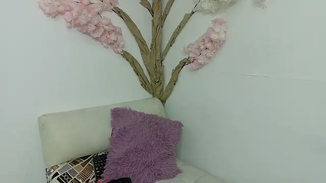 Snapshot of Laura__Castillo_ chatting on 06-10-26, 12:28 Laura Castillo online show from 06-10-26, 12:28