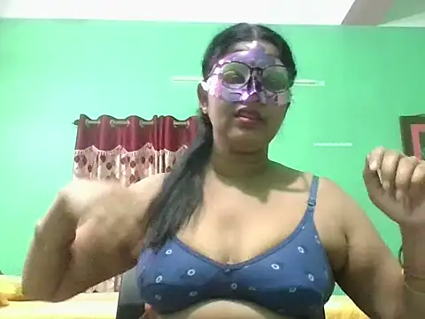 Snapshot of Kavya17 chatting on 06-15-26, 06:07 Kavya17 online show from 06-15-26, 06:07