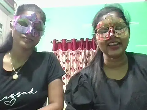 Snapshot of Kavya17 chatting on 06-21-26, 02:01 Kavya17 online show from 06-21-26, 02:01