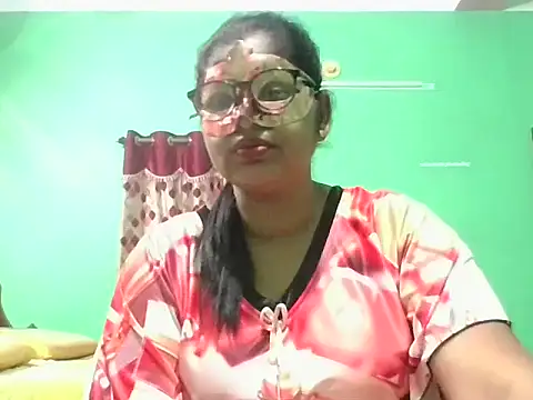 Snapshot of Kavya17 chatting on 06-27-26, 02:23 Kavya17 online show from 06-27-26, 02:23