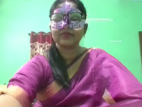 Snapshot of Kavya17 chatting on 06-17-26, 06:07 Kavya17 online show from 06-17-26, 06:07