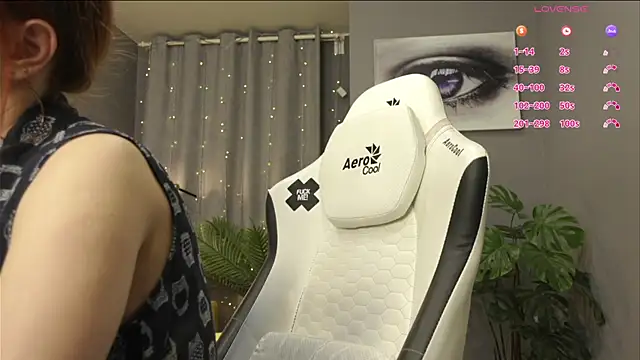 Snapshot of Megany chatting on 07-04-26, 03:24 Megany online show from 07-04-26, 03:24