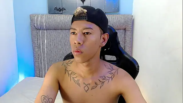 Snapshot of Taylerr_18 chatting on 05-18-26, 12:44 Taylerr 18 online show from 05-18-26, 12:44