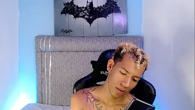 Snapshot of Taylerr_18 chatting on 05-16-26, 10:36 Taylerr 18 online show from 05-16-26, 10:36